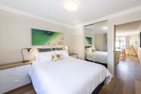 Subiaco Village - 34 - Holiday Sunshine Coast 7