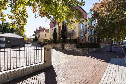 Subiaco Village - 34 - Holiday Sunshine Coast 17