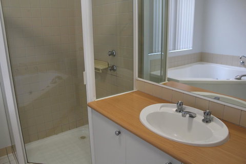 Mandurah Ocean Marina Chalets - Sunshine Coast Tourism 25