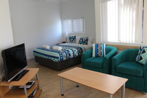 Mandurah Ocean Marina Chalets - Sunshine Coast Tourism 9