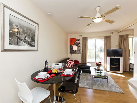 Style In Subiaco - Sunshine Coast Tourism 7