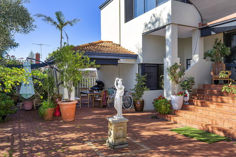 Como Executive Apartment - Sunshine Coast Tourism 16