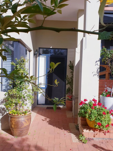 Como Executive Apartment - Sunshine Coast Tourism 3