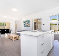 Victoria Park Town House - Holiday Sunshine Coast