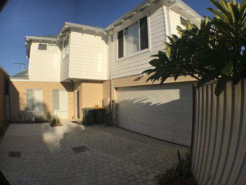 Victoria Park Town House - Sunshine Coast Tourism 1