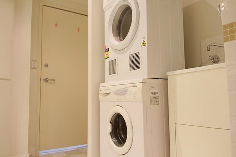 WESTEND CBD PERTH-ULTIMATE LOCATION - Sunshine Coast Tourism 21