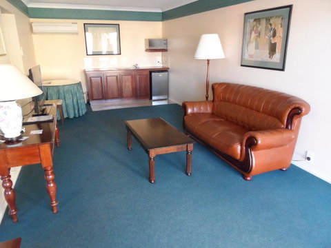Clifton Motel & Grittleton Lodge - Sunshine Coast Tourism 25