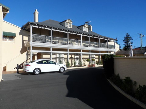 Clifton Motel & Grittleton Lodge - Sunshine Coast Tourism 9