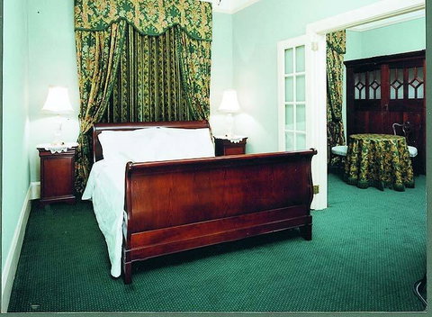Clifton Motel & Grittleton Lodge - Sunshine Coast Tourism 2