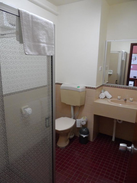 Clifton Motel & Grittleton Lodge - Sunshine Coast Tourism 19