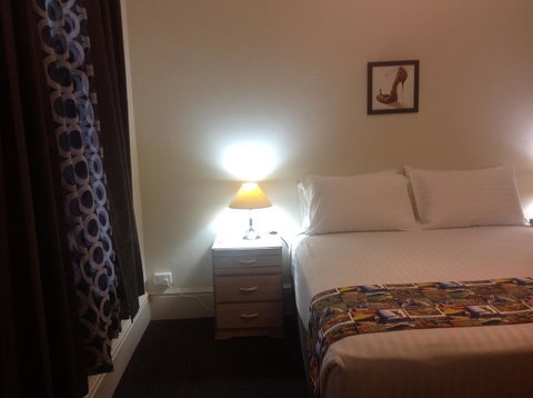 Clifton Motel & Grittleton Lodge - Sunshine Coast Tourism 37