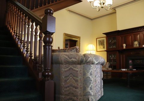 Clifton Motel & Grittleton Lodge - Sunshine Coast Tourism 4