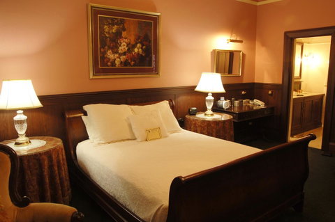 Clifton Motel & Grittleton Lodge - Sunshine Coast Tourism 13
