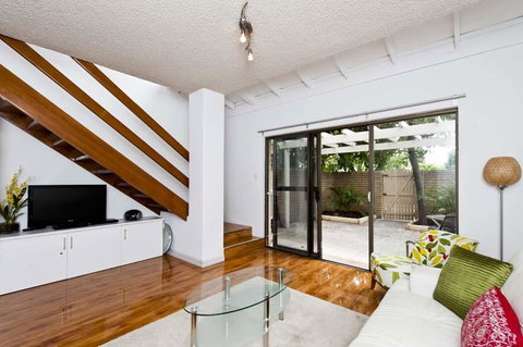 Heart Of Subiaco - Holiday Sunshine Coast 1