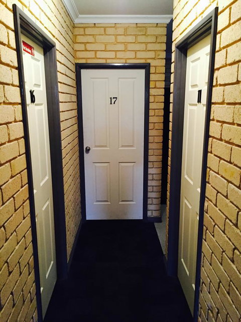 Shiralee Hostel -note - Valid Passport Required To Check In - Holiday Sunshine Coast 18