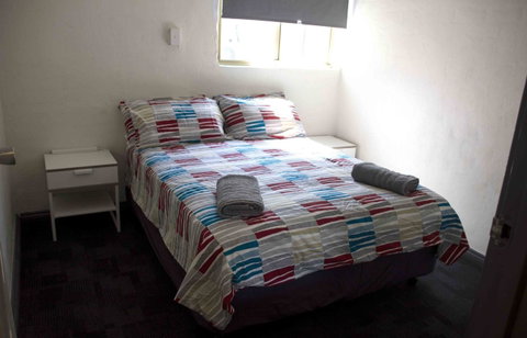 Shiralee Hostel -note - Valid Passport Required To Check In - Holiday Sunshine Coast 13