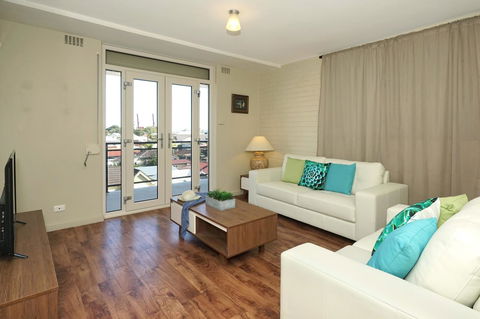 Freo Apartment - Holiday Sunshine Coast 1