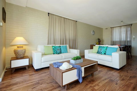 Freo Apartment - Holiday Sunshine Coast 0