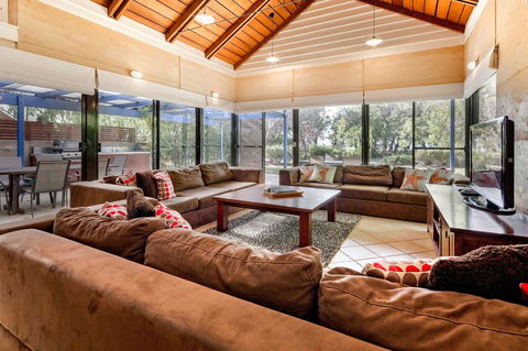 Geographe Cove Resort - Sunshine Coast Tourism 9