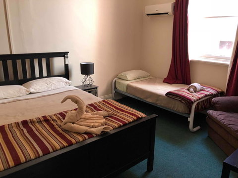 Junction Hotel Moora - Holiday Sunshine Coast 24