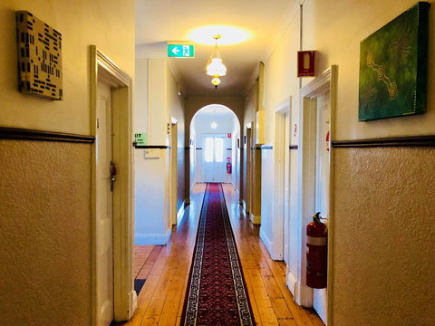 Junction Hotel Moora - Holiday Sunshine Coast 19