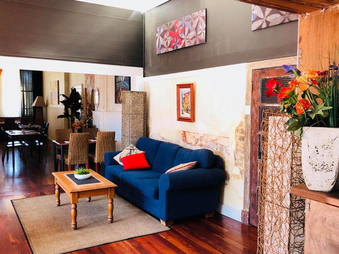 Junction Hotel Moora - Holiday Sunshine Coast 9