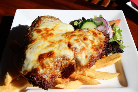 Junction Hotel Moora - Holiday Sunshine Coast 27