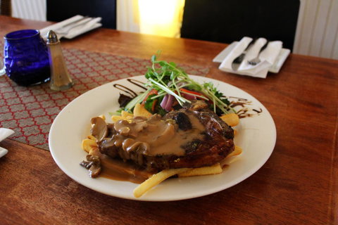 Junction Hotel Moora - Holiday Sunshine Coast 28