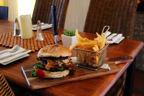 Junction Hotel Moora - Holiday Sunshine Coast 22