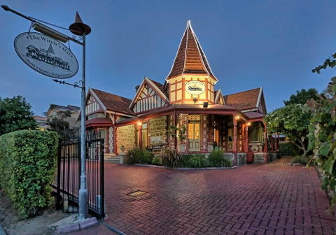 The Witch's Hat - Holiday Sunshine Coast 16