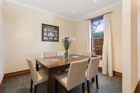 100 On South Callan Apartments - Holiday Sunshine Coast 10