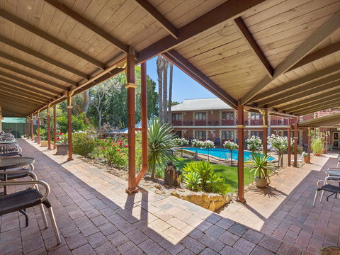 Heritage Country Motel - Sunshine Coast Tourism 1