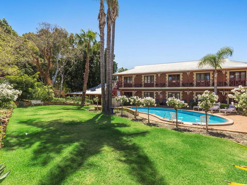 Heritage Country Motel - Sunshine Coast Tourism 7