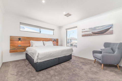 Karrinyup Waters Luxury House Rental - Sunshine Coast Tourism 5