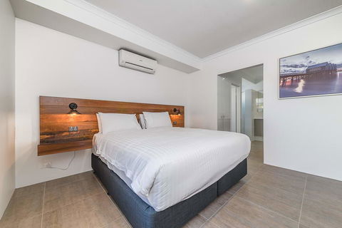 Karrinyup Waters Luxury House Rental - Sunshine Coast Tourism 19