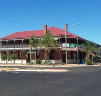 The Palace Hotel - Holiday Sunshine Coast