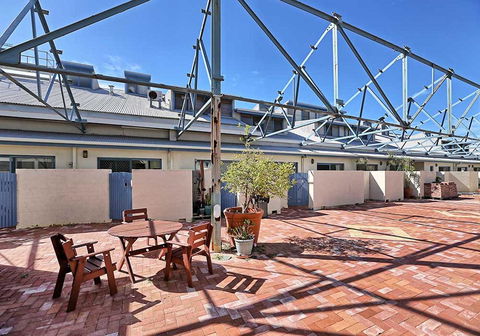 Life's A Beach! Fremantle - Sunshine Coast Tourism 22