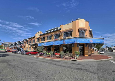 Life's A Beach! Fremantle - Sunshine Coast Tourism 25