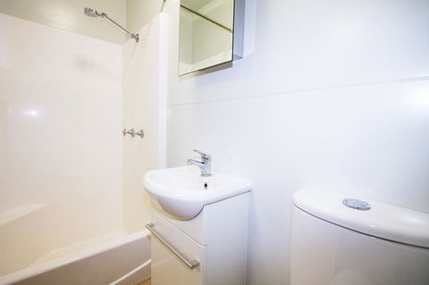 Meekatharra Accommodation Centre - Sunshine Coast Tourism 19