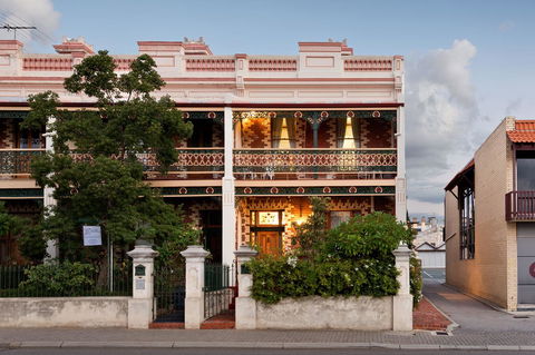 Annie's Victorian Terrace Accommodation Fremantle - Holiday Sunshine Coast 30