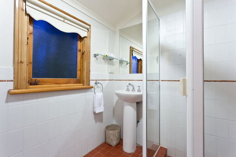 Annie's Victorian Terrace Accommodation Fremantle - Holiday Sunshine Coast 27