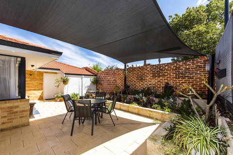 Scarborough Villa On Duke - Holiday Sunshine Coast 7