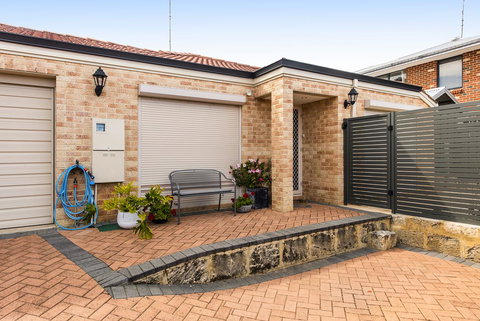 Scarborough Villa On Duke - Holiday Sunshine Coast 8