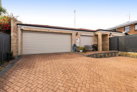 Scarborough Villa On Duke - Holiday Sunshine Coast 13