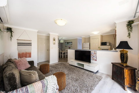 Scarborough Villa On Duke - Holiday Sunshine Coast 2