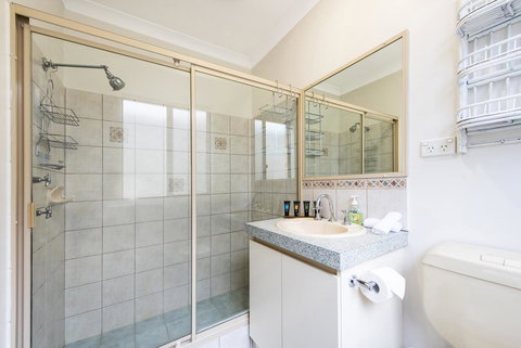 Scarborough Villa On Duke - Holiday Sunshine Coast 18