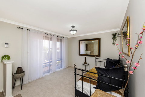 Scarborough Villa On Duke - Holiday Sunshine Coast 25