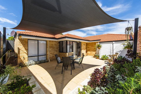 Scarborough Villa On Duke - Holiday Sunshine Coast 27