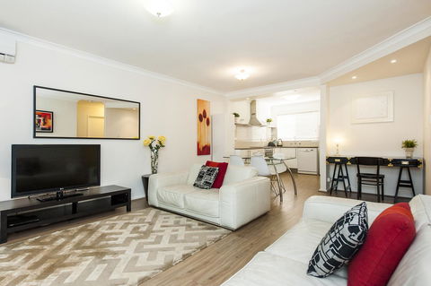 Forrest St - Sunshine Coast Tourism 0