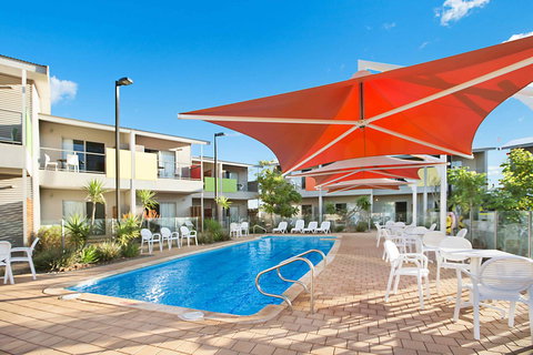 Onslow Beach Resort - Sunshine Coast Tourism 21